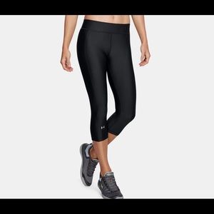Under Armour workout crops capris HeatGear